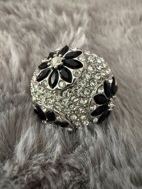 Rhinestone Floral Cocktail Ring Size 8 Black & Clear Crystals Statement Jewelry